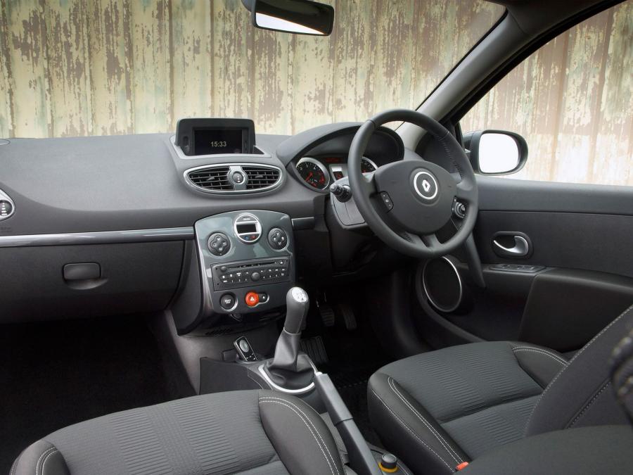  Renault Clio 20th Anniversary Edition 2010 года  (UK) (фото 2 из 7)